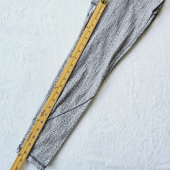 CALIA Carrie Underwood Black White Gray Workout Yoga Textured Leggings Small - Picture 11 of 11